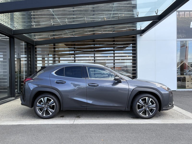 2026 Lexus UX 300h Limited 2.0L Hybrid AWD image 4