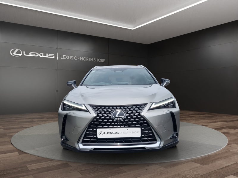 2026 Lexus UX 300h Limited 2.0L Hybrid AWD SUV image 2