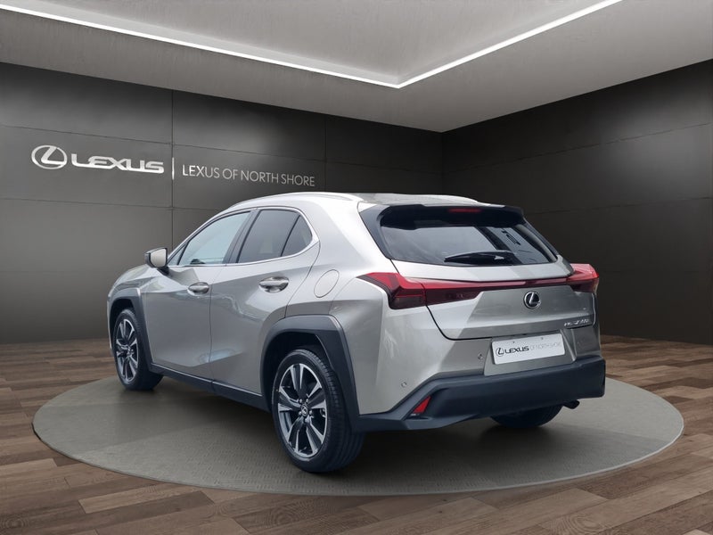 2026 Lexus UX 300h Limited 2.0L Hybrid AWD SUV image 5