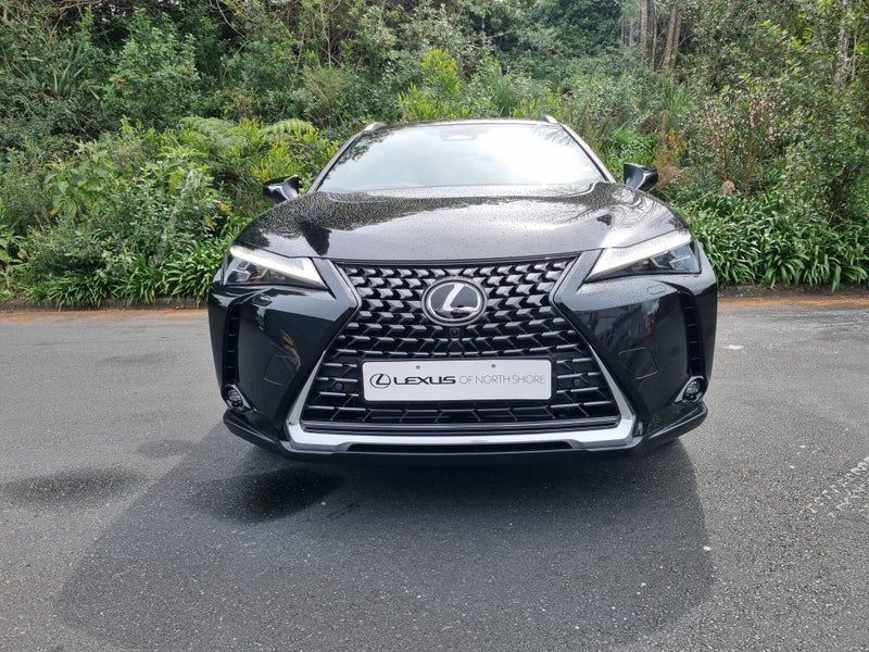 2026 Lexus UX 300h Limited 2.0L Hybrid AWD SUV image 2