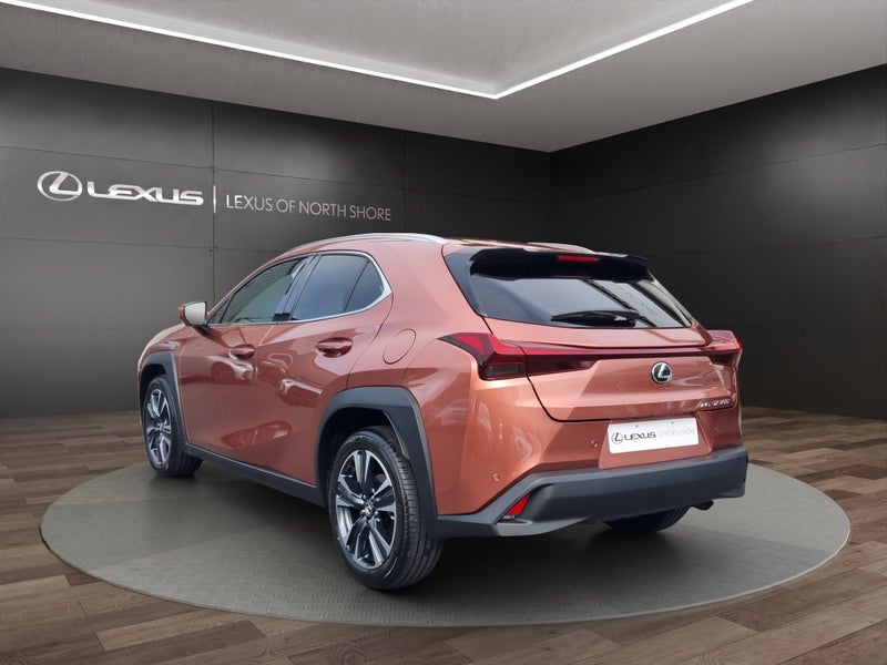 2026 Lexus UX 300h Limited 2.0L Hybrid AWD SUV image 5