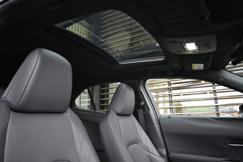 2026 Lexus UX 300h Limited 2.0L Hybrid FWD image 2