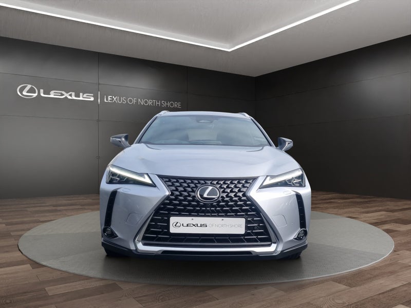 2026 Lexus UX 300h Limited 2.0L Hybrid FWD SUV image 2