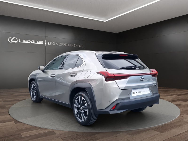 2026 Lexus UX 300h Limited 2.0L Hybrid FWD SUV image 5