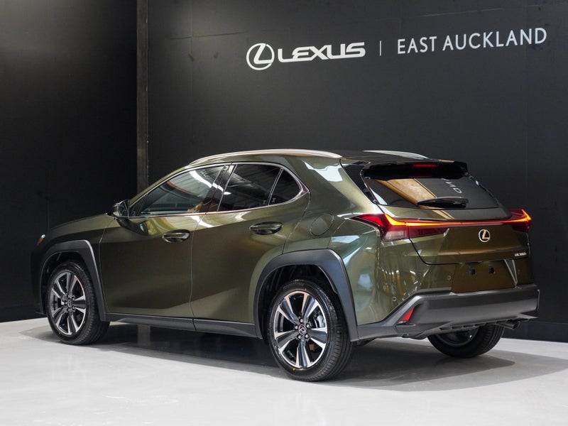 2026 Lexus UX 300h Limited 2.0P HV ECVT FWD SUV... image 2