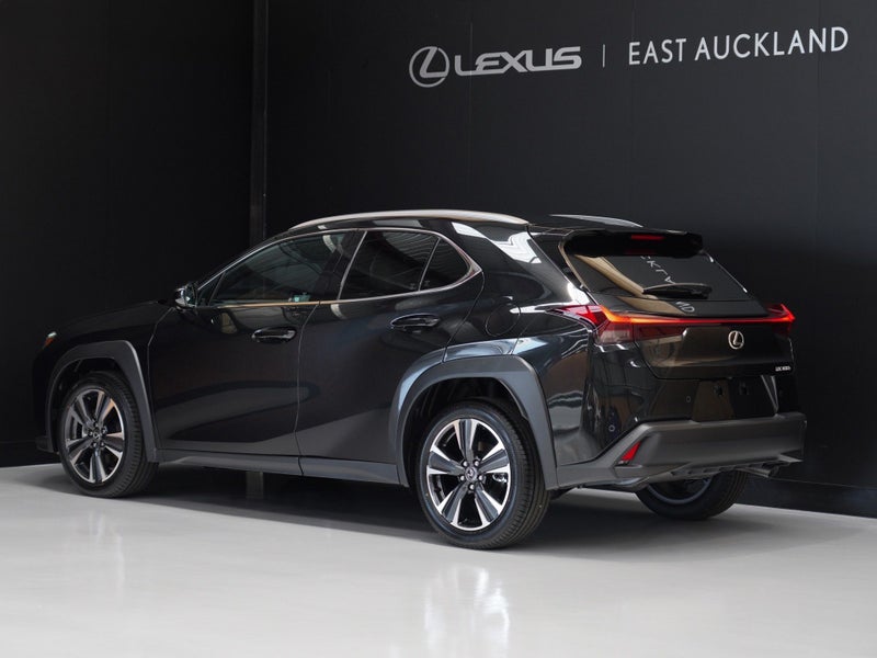 2026 Lexus UX 300h Limited 2.0P HV ECVT FWD SUV... image 2