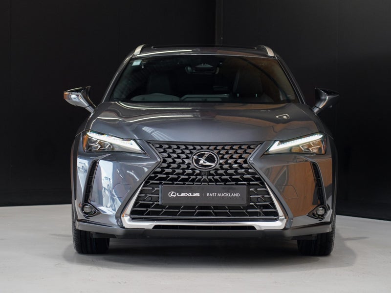 2026 Lexus UX 300h Limited 2.0P HV ECVT FWD SUV... image 4