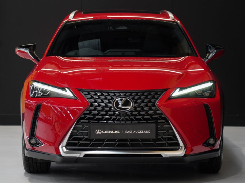 2026 Lexus UX 300h Limited 2.0P HV ECVT FWD SUV... image 4