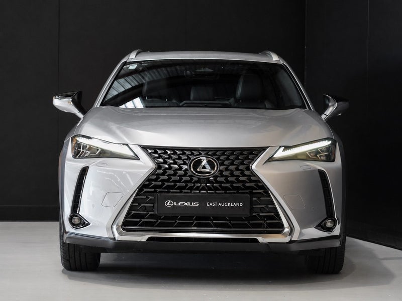 2026 Lexus UX 300h Limited 2.0P HV ECVT FWD SUV... image 3