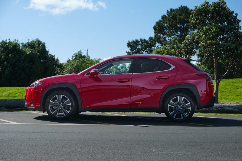 2026 Lexus UX 300h Limited image 3
