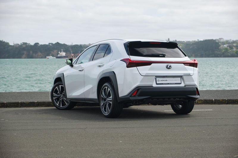 2026 Lexus UX 300h Limited AWD image 4