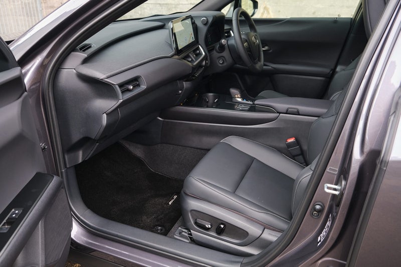 2026 Lexus UX 300h Premium image 4