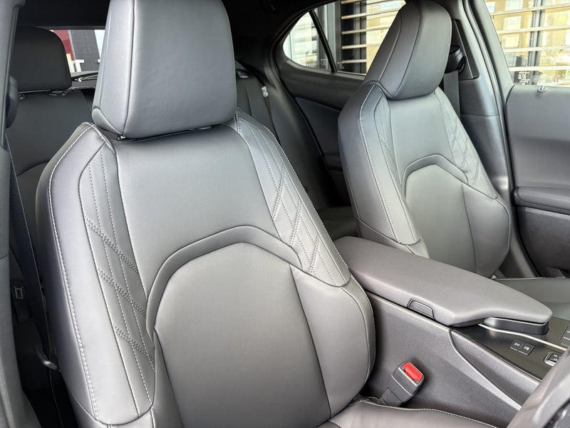 2026 Lexus UX 300h Premium 2.0L Hybrid AWD image 2