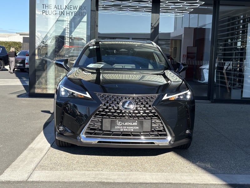 2026 Lexus UX 300h Premium 2.0L Hybrid AWD image 3