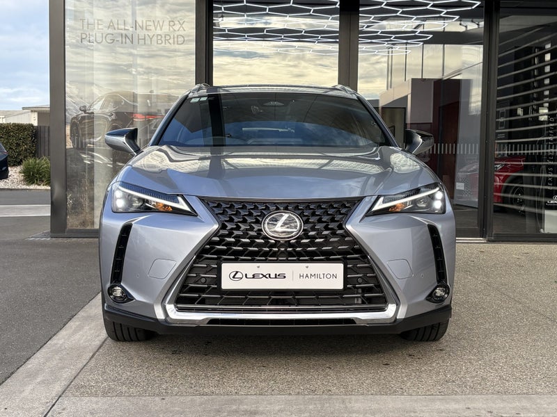 2026 Lexus UX 300h Premium 2.0L Hybrid AWD image 3