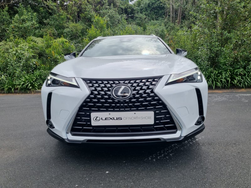 2026 Lexus UX 300h Premium 2.0L Hybrid AWD SUV image 2