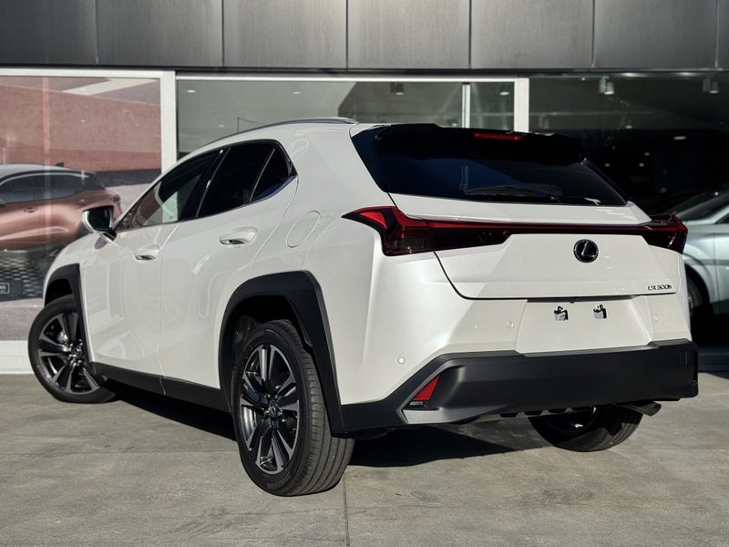 2026 Lexus UX 300h Premium 2L Hybrid image 5