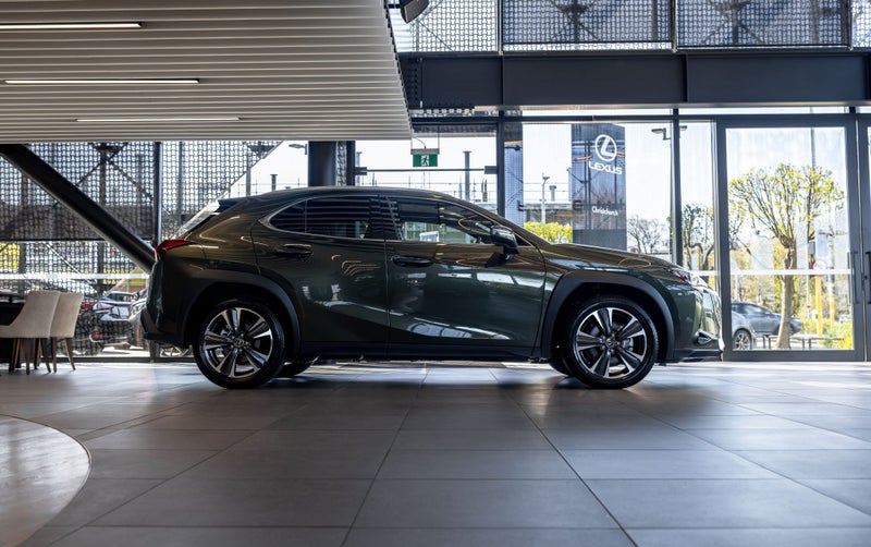 2026 Lexus UX 300h Premium 2L Hybrid Petrol Aut... image 2