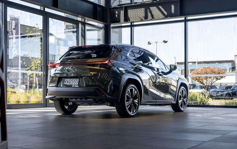 2026 Lexus UX 300h Premium 2L Hybrid Petrol Aut... image 3