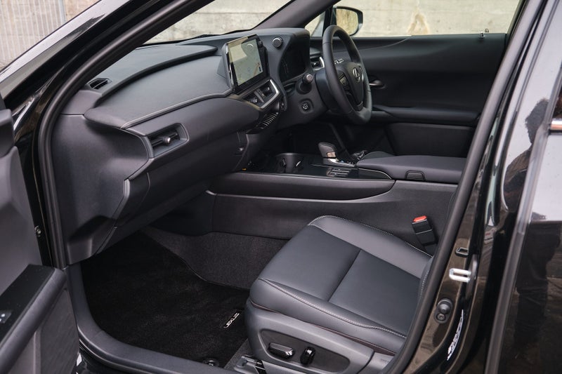 2026 Lexus UX 300h Premium image 4
