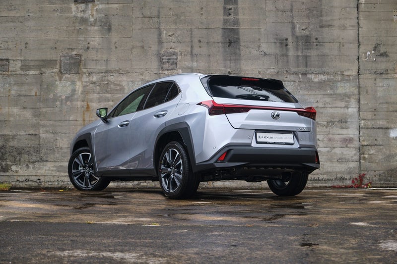 2026 Lexus UX 300h Premium image 2