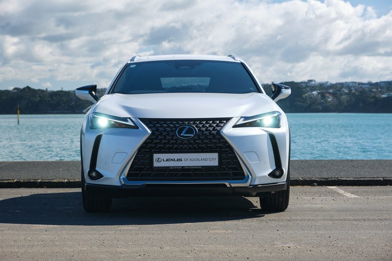 2026 Lexus UX 300h Premium image 2