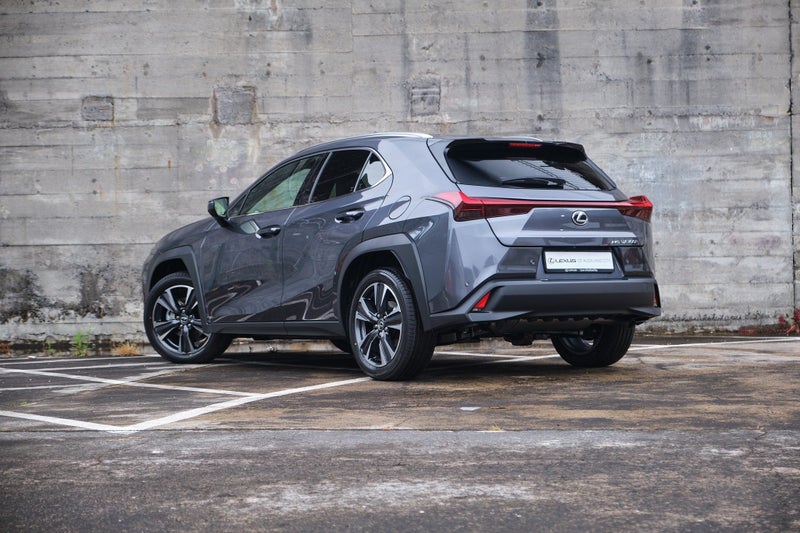 2026 Lexus UX 300h Premium AWD image 4