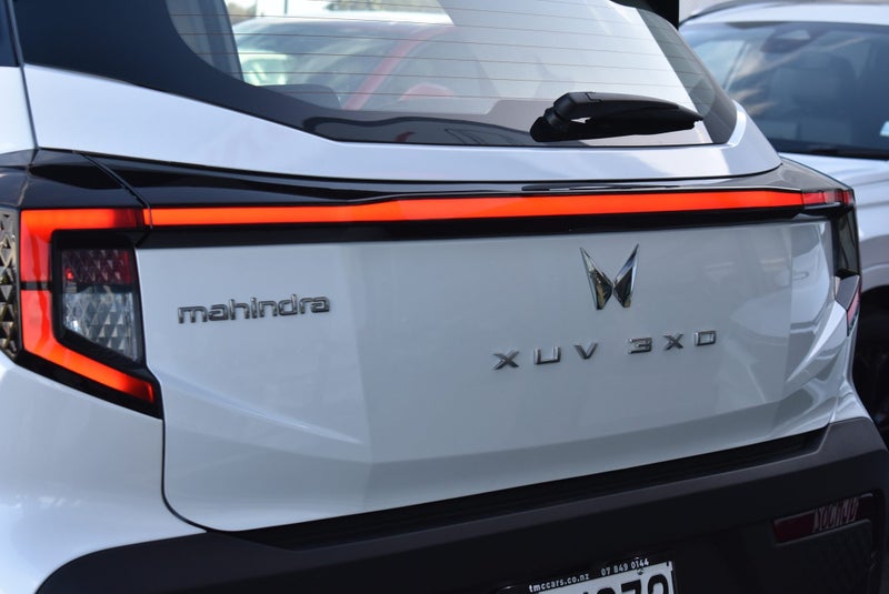 2026 Mahindra XUV 3XO AX5L image 5