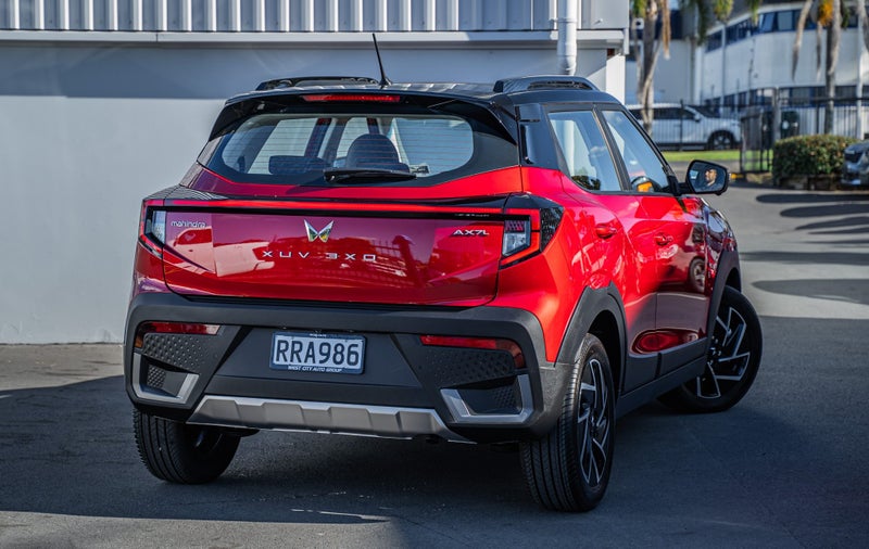 2026 Mahindra XUV 3XO Ax7l 1.2Pt/6At image 2
