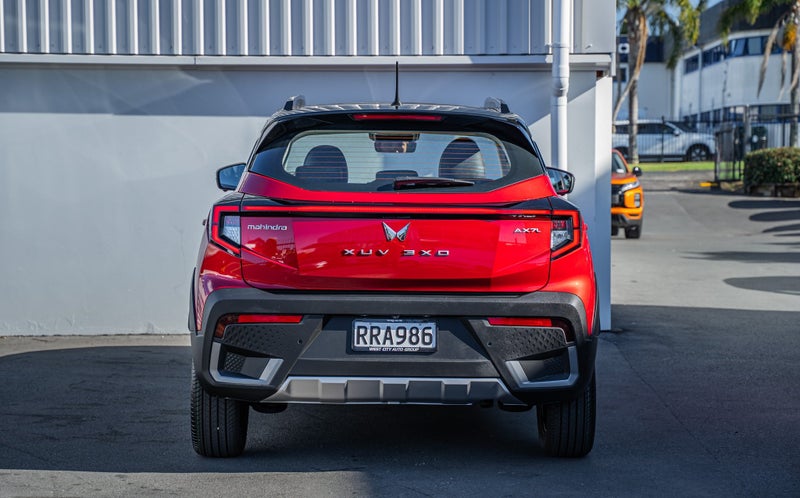 2026 Mahindra XUV 3XO Ax7l 1.2Pt/6At image 4