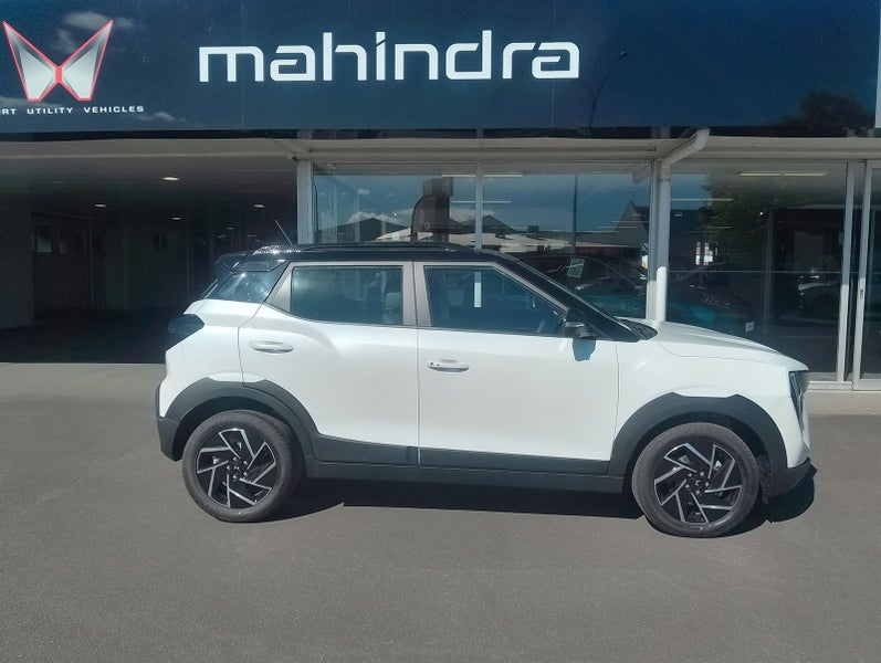 2026 Mahindra XUV 3XO AX7L image 3