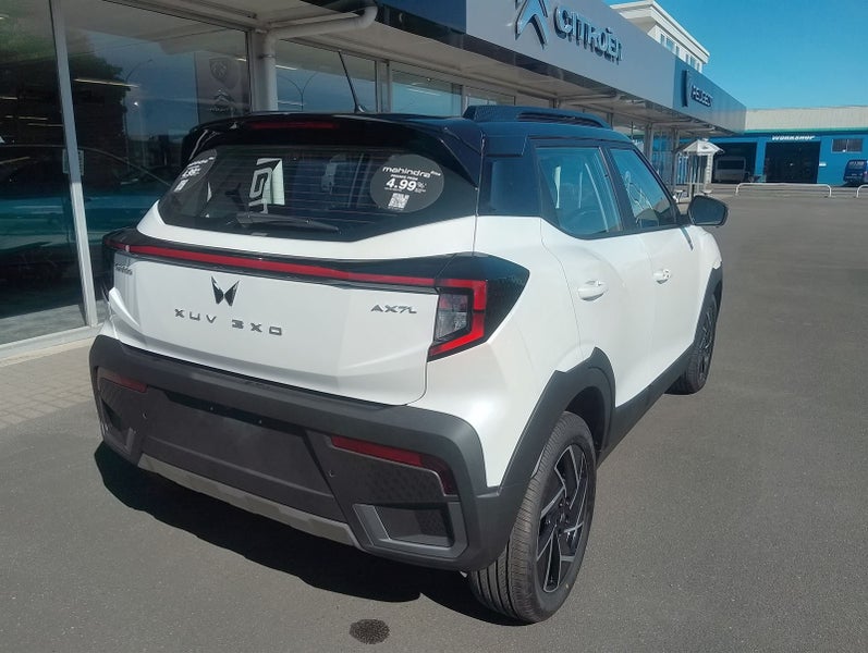 2026 Mahindra XUV 3XO AX7L image 4