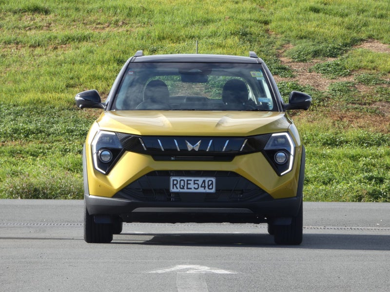 2026 Mahindra XUV 3Xo Ax7l image 2