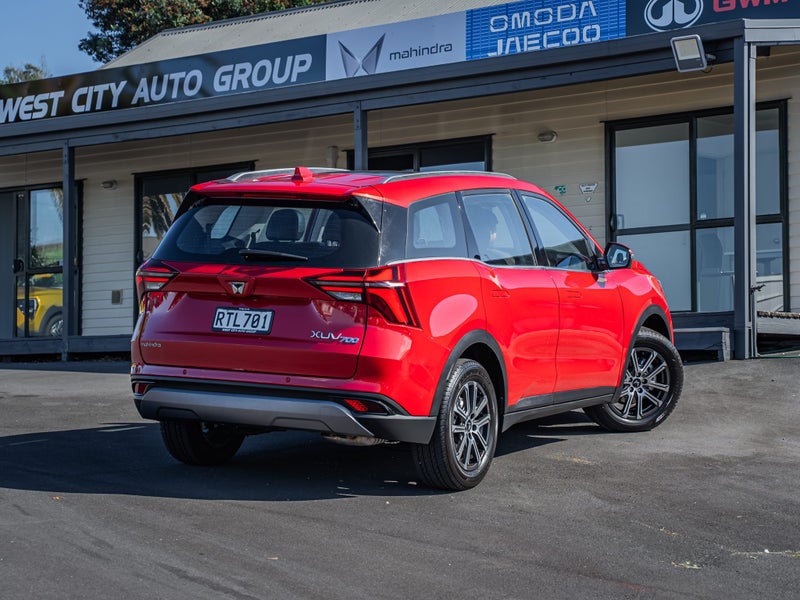 2026 Mahindra XUV700 Ax7l 2.0Pt/6At image 2