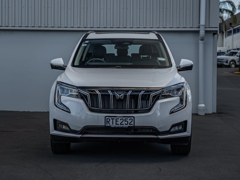 2026 Mahindra XUV700 Ax7l 2.0Pt/6At image 3