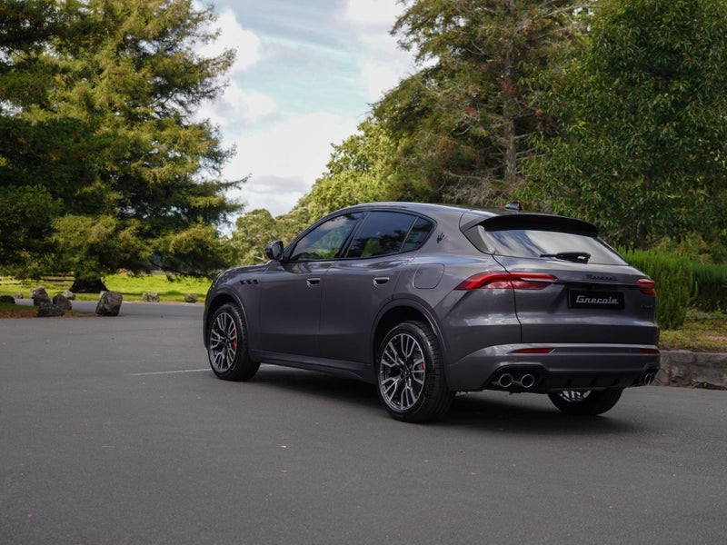2026 Maserati Grecale 2.0P Turbo 300HP AWD Hybrid image 4