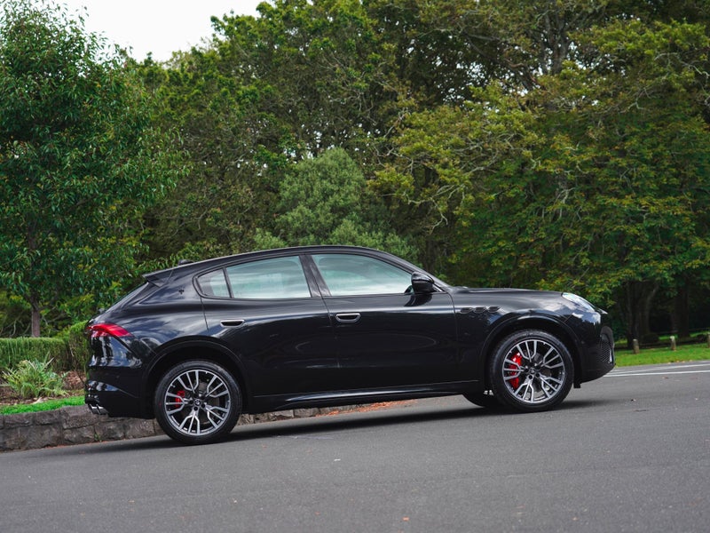 2026 Maserati Grecale 2.0P Turbo 300HP AWD Hybrid image 3