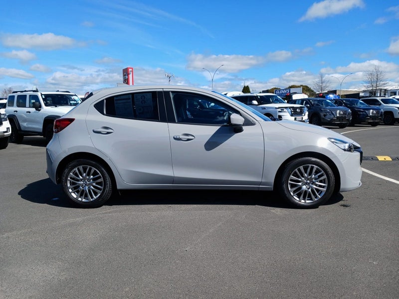 2026 Mazda 2 GSX image 3