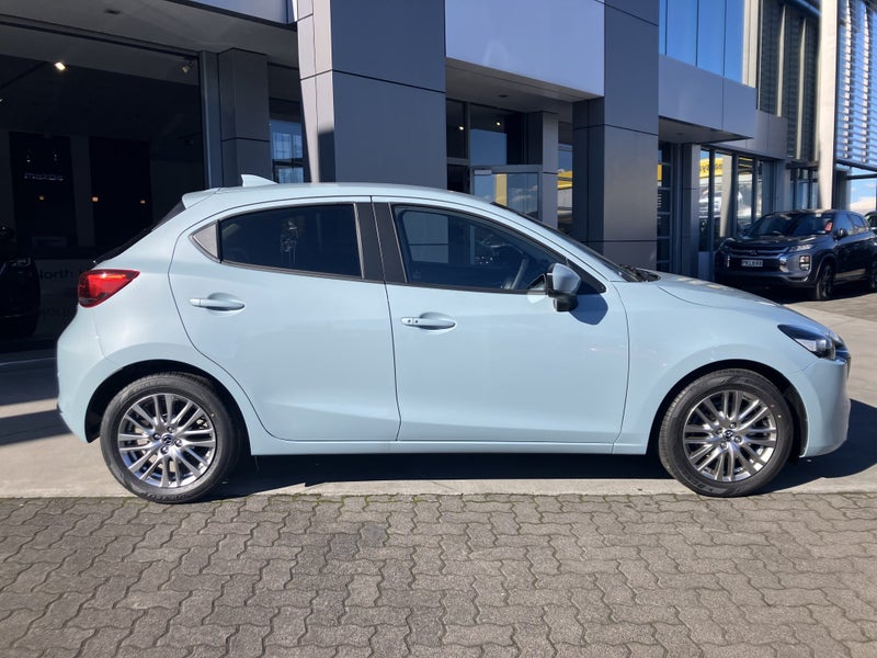 2026 Mazda 2 Ltd 1.5P/6At image 3