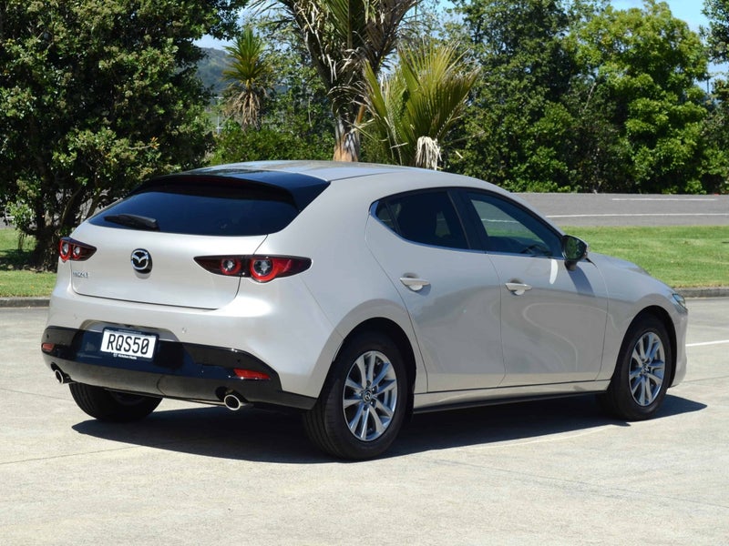 2026 Mazda 3 GSX 2.0i Hatch image 4
