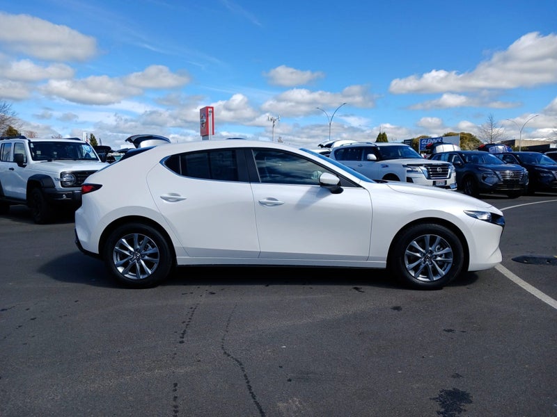 2026 Mazda 3 GSX image 3