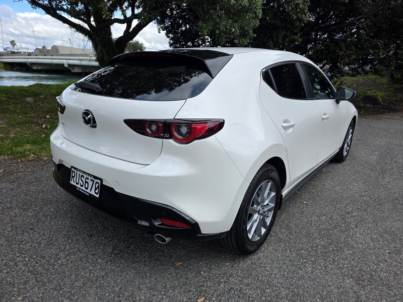 2026 Mazda 3 GSX Hatch image 2