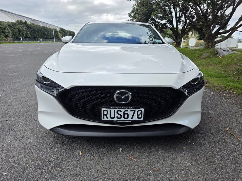 2026 Mazda 3 GSX Hatch image 4