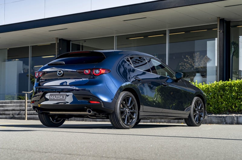 2026 Mazda 3 HOMURA 2.5L FWD Hatchback image 2