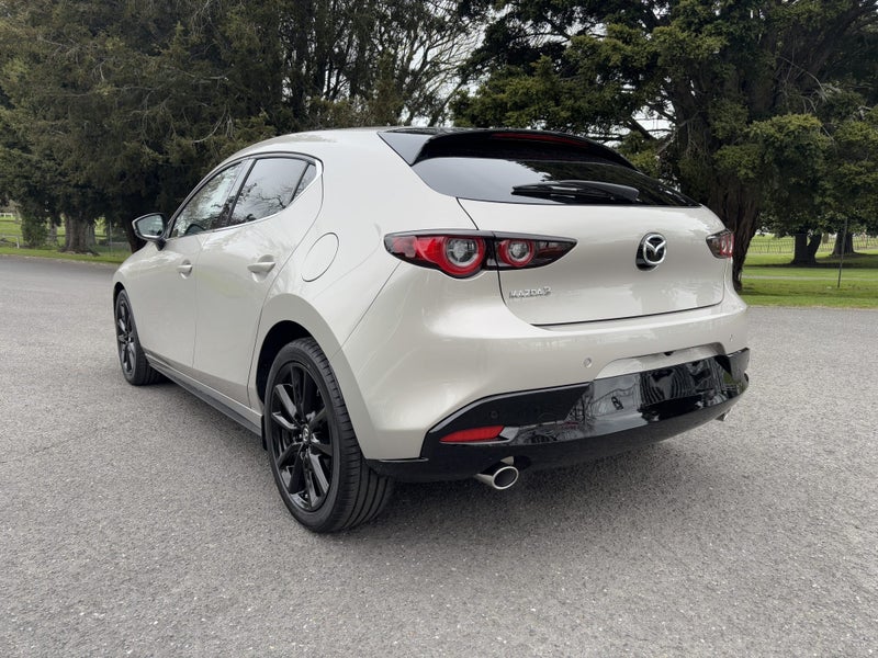2026 Mazda 3 HOMURA 2.5L HATCH image 5