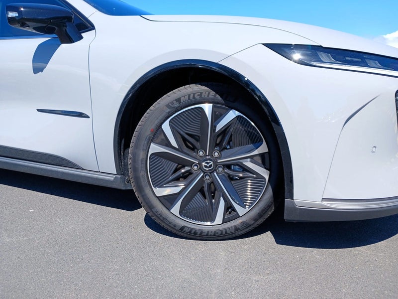 2026 Mazda 6e Takami image 2