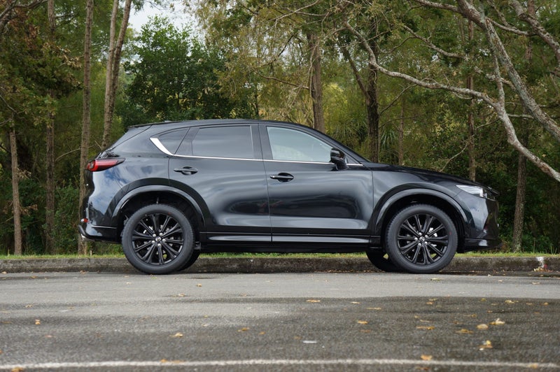 2026 Mazda CX-5 M AWD 2.5L LTD 6AT P image 2