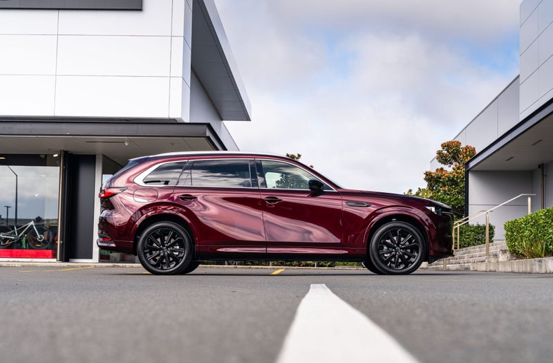 2026 Mazda CX-80 HOMURA 2.5L PHEV 8 Speed AWD image 2