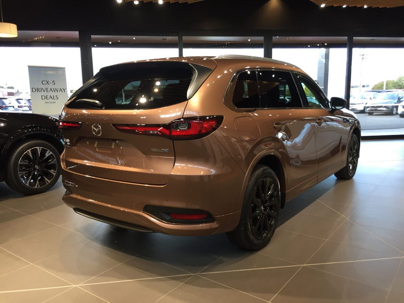 2026 Mazda CX-80 HOMURA AWD PHEV image 3