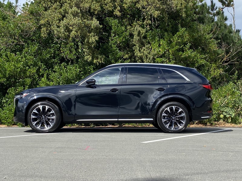 2026 Mazda CX-90 AWD 3.3L Takami 8AT M Hybrid image 3